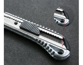 Nóż segmentowy (tapetowy) - metalowy